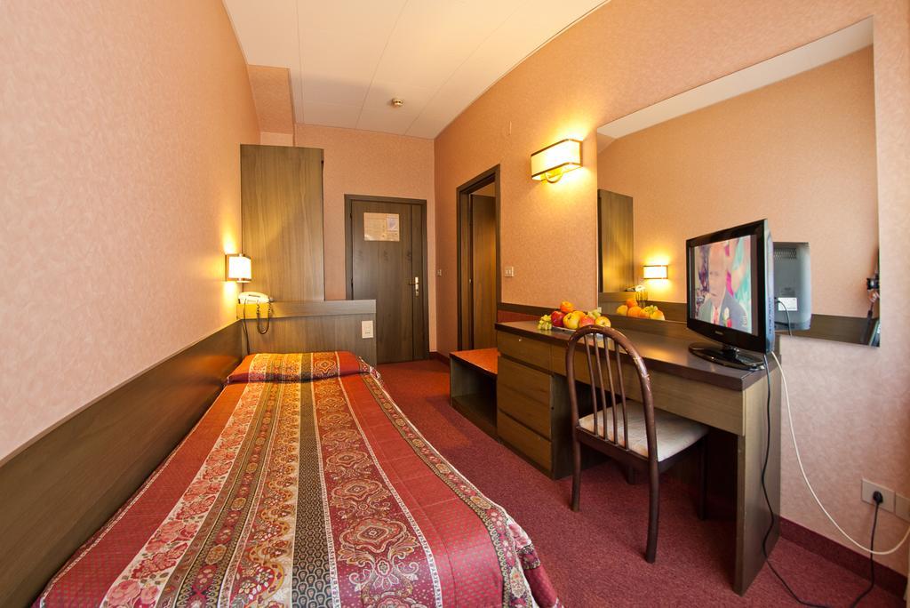 Hotel Клес Экстерьер фото